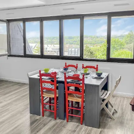 With Pool Near Center Apartment *