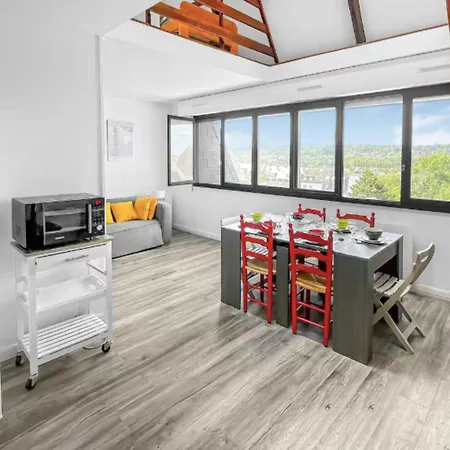 With Pool Near Center *