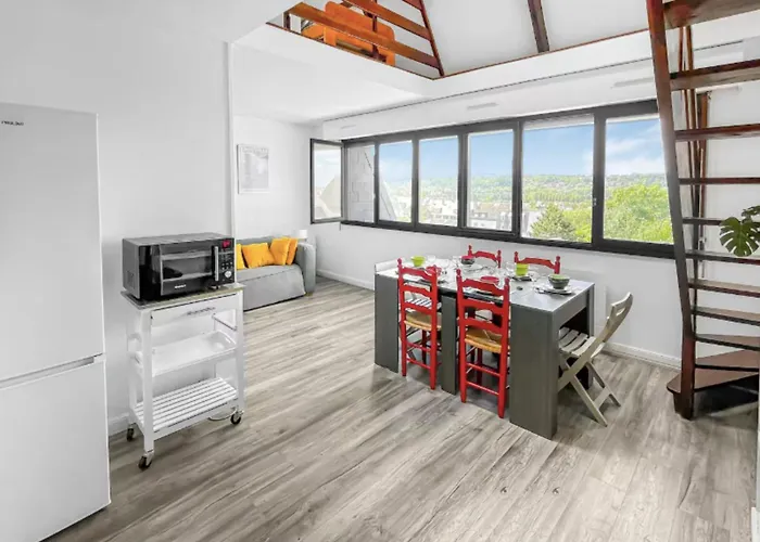 With Pool Near Center *