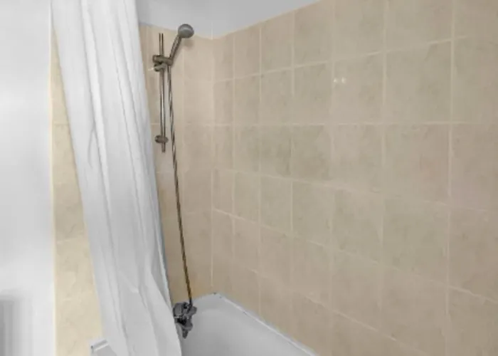 With Pool Near Center Apartment *